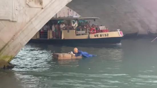 余年世界首富比尔·盖茨跌出彭博富豪榜前十AG真人一夜“蒸发”510亿美元?当了十(图9) 余年世界首富比尔·盖茨跌出彭博富豪榜前十AG真人一夜“蒸发”510亿美元?当了十(图9)